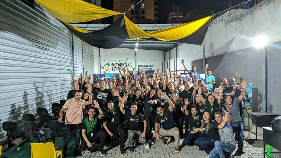 Time Telmax reunido em confraternização